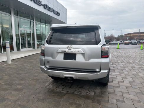 Used 2017 Toyota 4Runner SR5 image 19