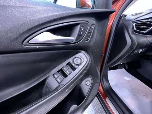 Used 2021 Buick Encore GX Essence FWD image 12