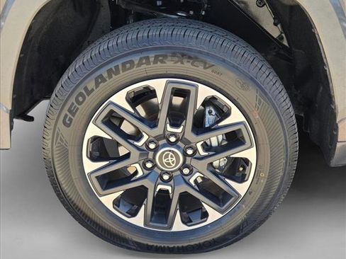 Used 2023 Toyota Tundra Limited AWD/4WD image 22