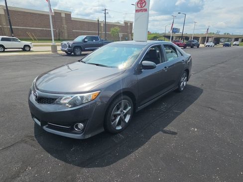 Used 2014 Toyota Camry SE FWD image 7