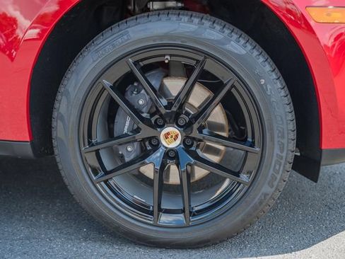 Used 2026 Porsche Macan AWD/4WD image 13