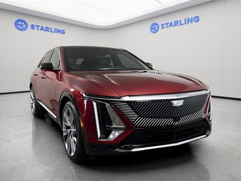 Used 2024 Cadillac Lyriq Luxury w/ LPO, Floor Liner Package image 14