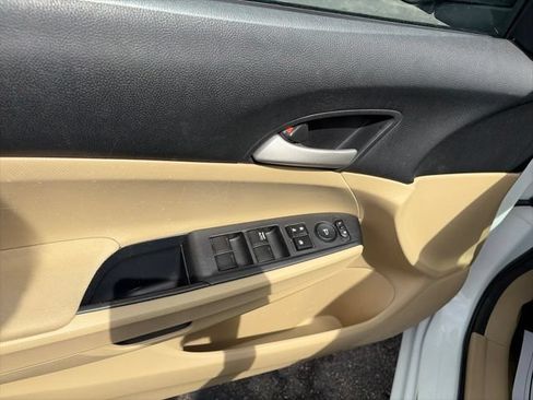Used 2012 Honda Accord LX image 8