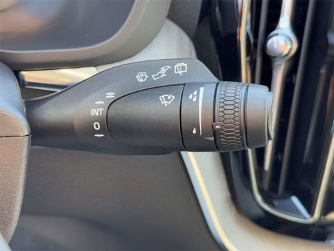 Certified 2025 Volvo XC60 B5 Plus image 22