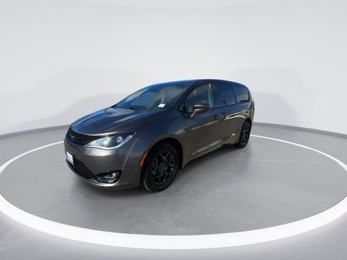 Used 2020 Chrysler Pacifica Touring w/ Advanced Safetytec Group image 6