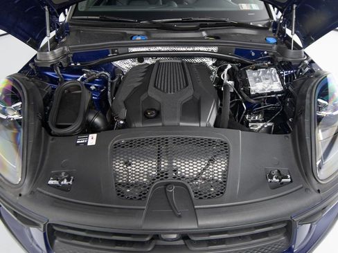 Used 2025 Porsche Macan image 39