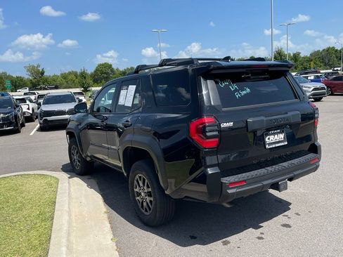 Used 2025 Toyota 4Runner SR5 AWD/4WD image 5