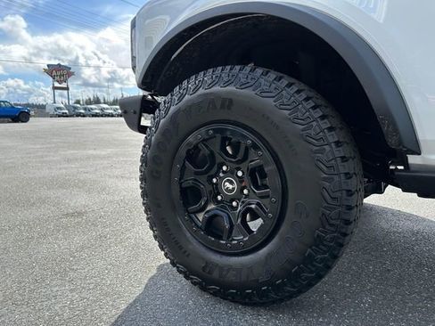 New 2026 Ford Bronco Badlands AWD/4WD image 28