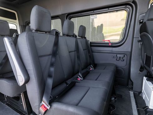 Used 2024 Mercedes-Benz Sprinter 2500 image 29