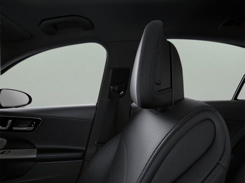 Used 2025 Mercedes-Benz C 300 Sedan image 45