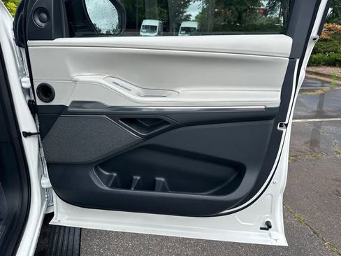 New 2026 Lincoln Navigator Reserve AWD/4WD image 17