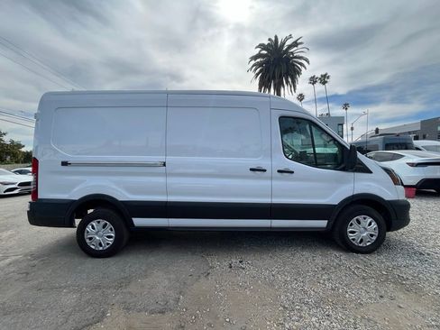 Used 2023 Ford E-Transit Medium Roof image 4