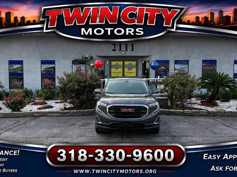 Used 2019 GMC Terrain SLE FWD image 1