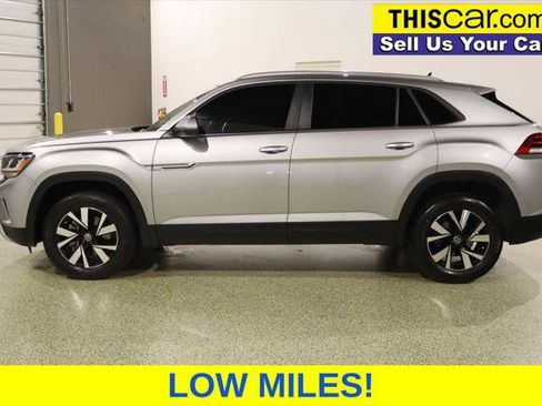 Used 2023 Volkswagen Atlas Cross Sport SE FWD image 4