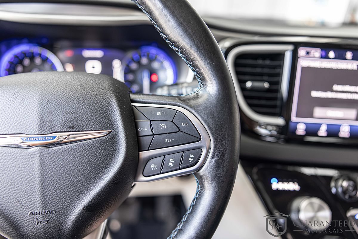 Used 2021 Chrysler Pacifica Touring-L FWD image 25