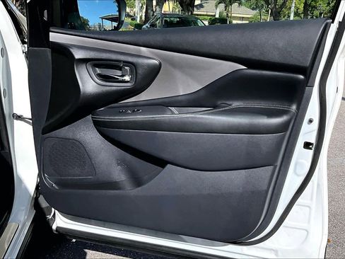 Used 2024 Nissan Murano SV w/ SV Midnight Edition Package FWD image 27
