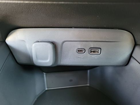 New 2026 Chevrolet Trax RS w/ Sunroof Package image 28