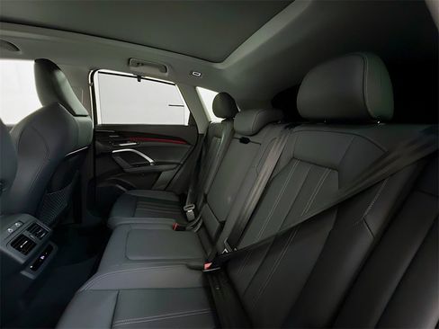 New 2025 Audi Q5 Premium Plus image 22