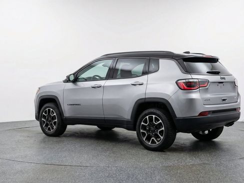Used 2025 Jeep Compass Trailhawk AWD/4WD image 6