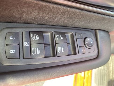 New 2026 Chrysler Pacifica Select image 10