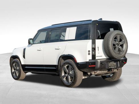 New 2026 Land Rover Defender 110 X-Dynamic SE image 6