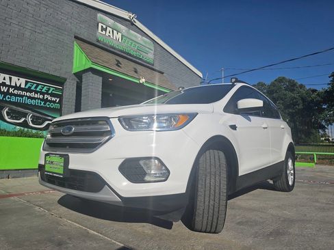 Used 2018 Ford Escape SE w/ SE Sync 3 Package AWD/4WD image 54