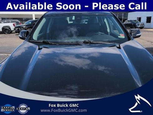 Certified 2023 GMC Acadia SLT w/ Preferred Package image 2