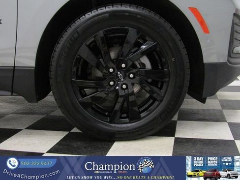 Used 2024 Chevrolet Equinox LS w/ LS Convenience Package image 3