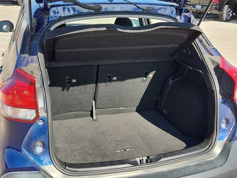 Used 2019 Nissan Kicks SV image 8