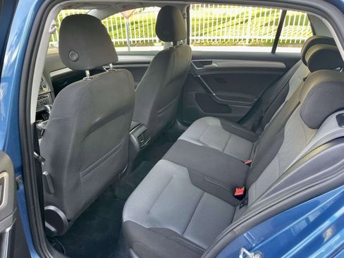 Used 2016 Volkswagen e-Golf SE w/ DC Fast Charging Package image 7