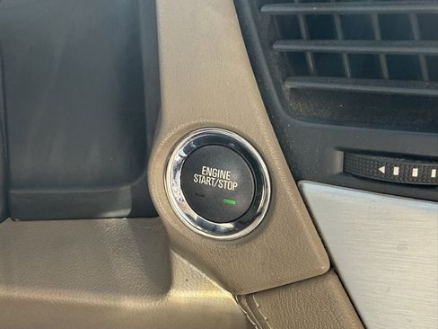 Used 2020 GMC Yukon XL SLT w/ Premium Edition image 18