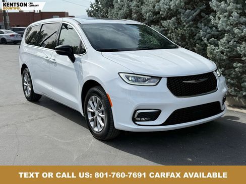 Used 2026 Chrysler Pacifica Limited AWD/4WD image 12