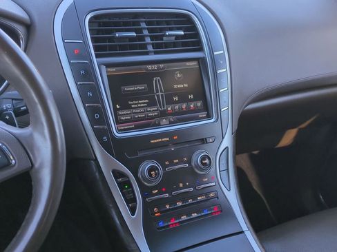 Used 2016 Lincoln MKX Reserve w/ Technology Package image 32