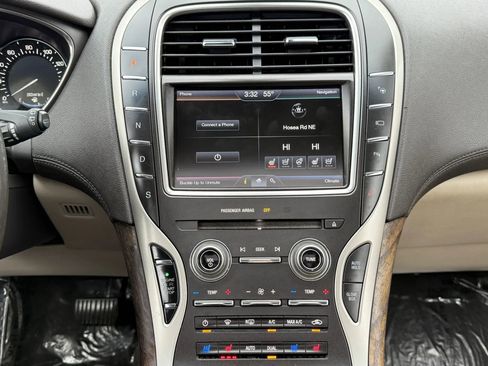 Used 2016 Lincoln MKX Reserve w/ Technology Package FWD image 23