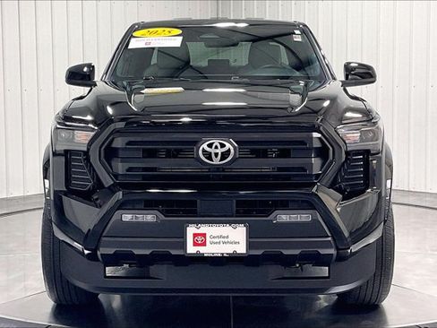 Certified 2025 Toyota Tacoma SR5 AWD/4WD image 2