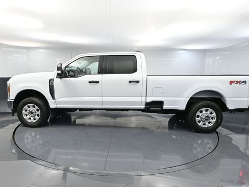 Used 2024 Ford F350 XLT w/ FX4 Off-Road Package image 10