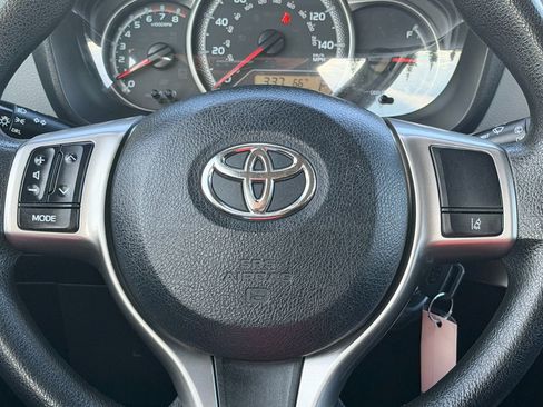Used 2017 Toyota Yaris L image 13