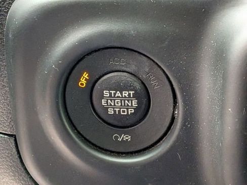 Certified 2018 Jeep Wrangler Sport AWD/4WD image 15