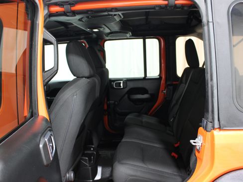 Used 2018 Jeep Wrangler Unlimited Sport AWD/4WD image 17
