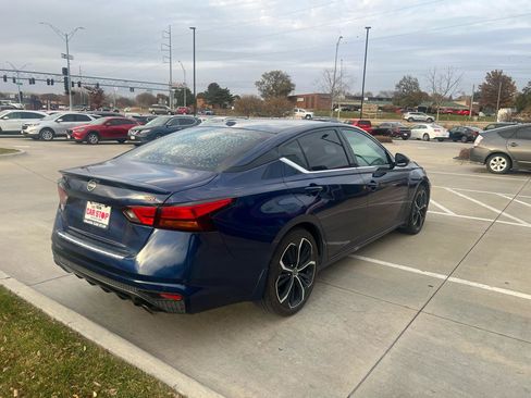 Used 2023 Nissan Altima 2.5 SR w/ SR Premium Package FWD image 6