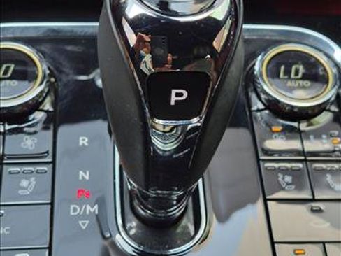 Used 2023 Bentley Flying Spur S V8 AWD/4WD image 12