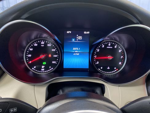 Used 2020 Mercedes-Benz GLC 300 4MATIC image 21