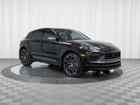 Used 2026 Porsche Macan Turbo image 9