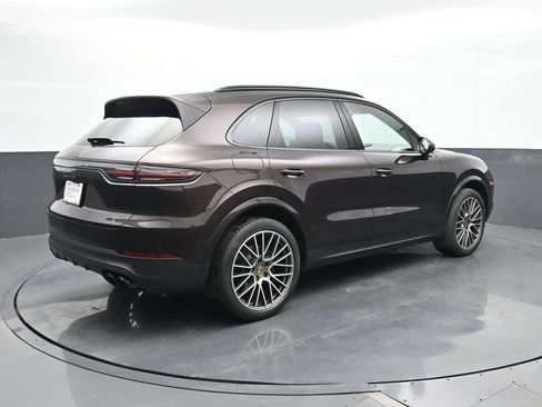 Certified 2023 Porsche Cayenne S Platinum AWD/4WD image 23