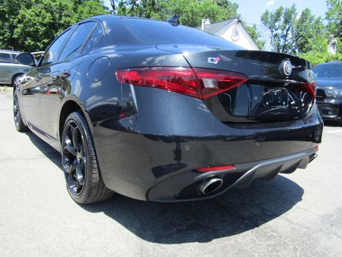Used 2018 Alfa Romeo Giulia Ti Sport w/ Quick Order Package 22S Sport AWD/4WD image 5