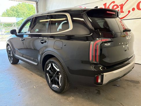 Used 2024 Kia Telluride EX w/ EX Captain's Chair Package FWD image 9