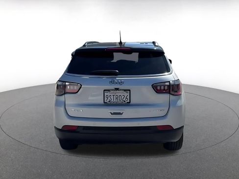Used 2025 Jeep Compass Limited AWD/4WD image 10