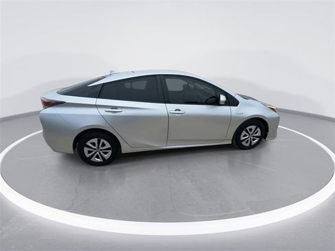 Used 2017 Toyota Prius Four image 12