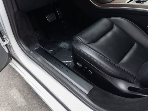 Used 2021 Tesla Model S Plaid image 14