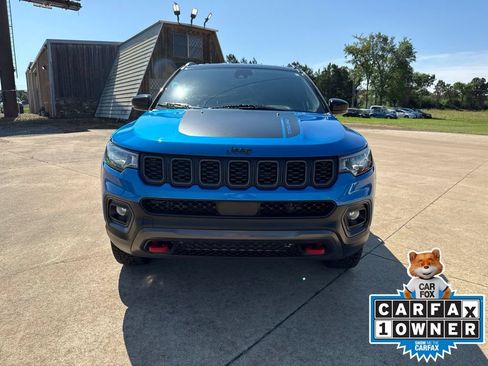 Certified 2025 Jeep Compass Trailhawk AWD/4WD image 2